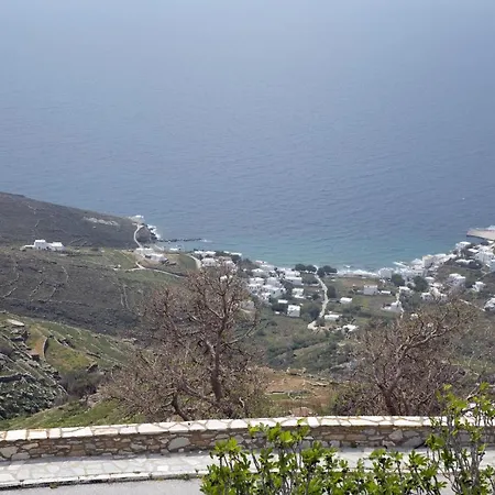 Traditional * Isternia (Tinos)