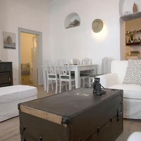 Traditional Apartment Isternia (Tinos)